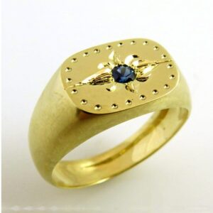 22 Kt Yellow Gold Sapphire Fleur De Lis Men'S Signet Ring Size 8-10