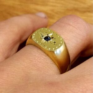 22 Kt Yellow Gold Sapphire Fleur De Lis Men'S Signet Ring Size 8-10
