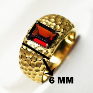 18 Kt Yellow Gold Octagon Red Garnet Engagement Chunky Unisex Ring