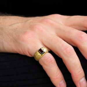 18 Kt Yellow Gold Octagon Red Garnet Engagement Chunky Unisex Ring