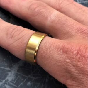 18 Kt Yellow Gold Plain Engagement Wedding Men'S Band Ring 5 Grams