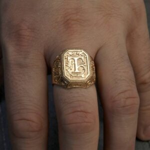 18 Kt  Yellow Gold Letter Personalized Initial Signet Men'S Ring 14 Gm