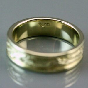 18 Kt   Yellow Gold Tree Branch Bark Texture Men'S Band Ring 7 Gms 6MM