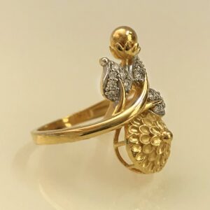 22 Kt   Yellow Gold Engagement Wedding CZ Women'S Finger Ring 5.280 Gm