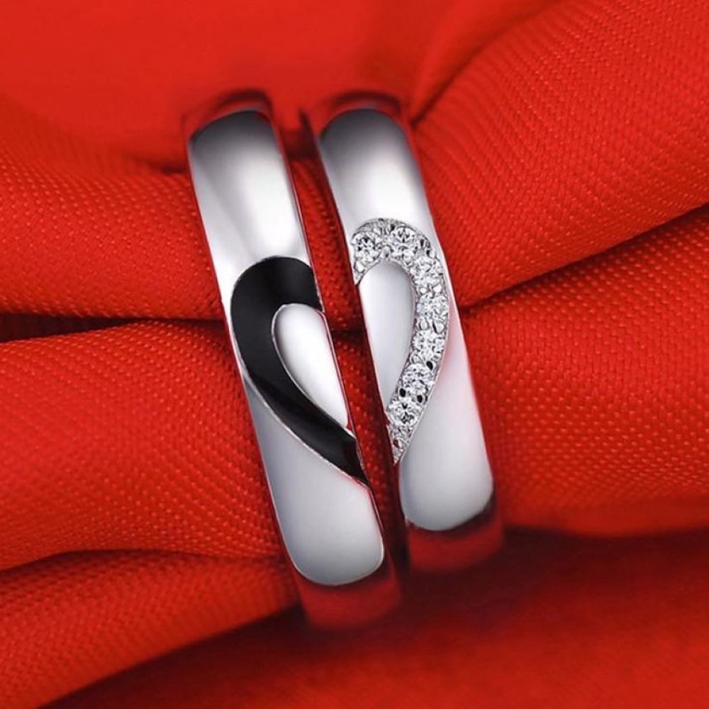 14 Kt   White Gold CZ His & Her Wedding Heart Couple Bands 2 Pcs Rings