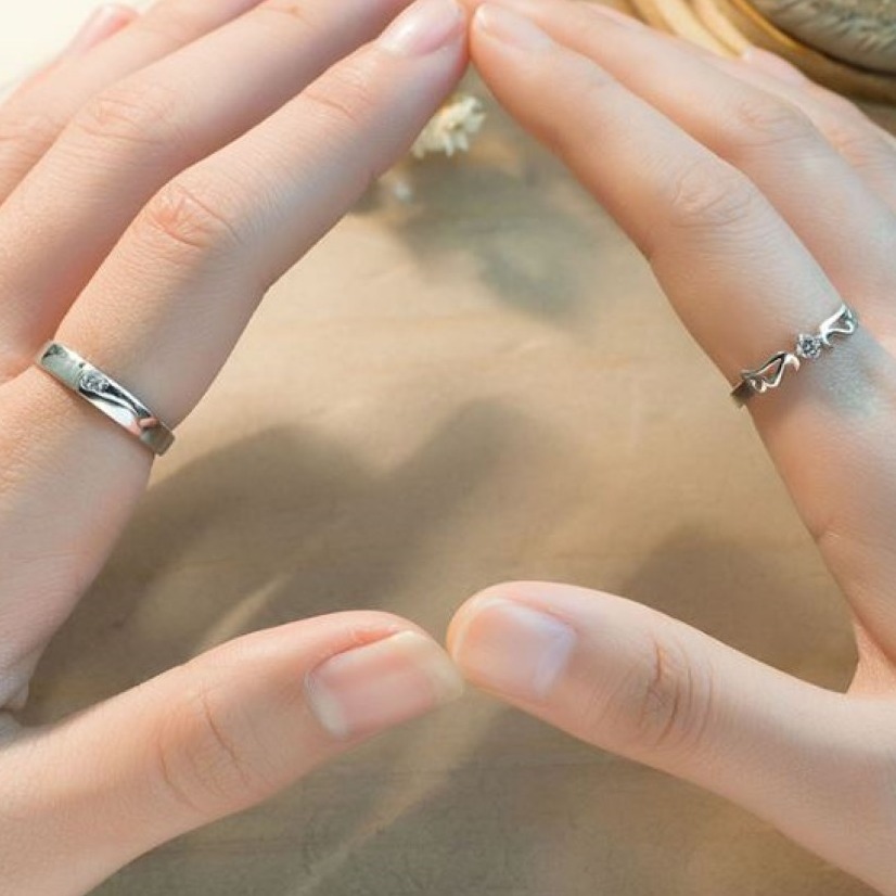 14 Kt White Gold CZ Stones Wings His & Her Wedding Couple Bands 2 Pcs - Image 2
