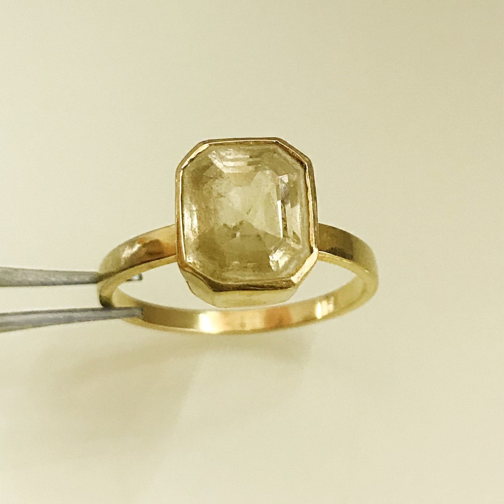 22 Kt Yellow Gold Natural Yellow Sapphire Gemstone Ring Size 7-11