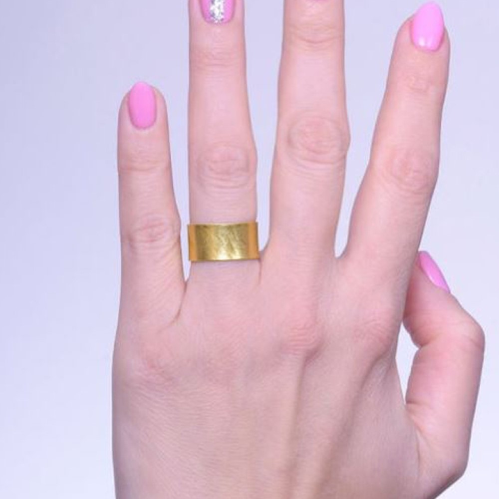 22 Kt Hallmark  Yellow Gold Hammered Boho Band Ring Size 5 6 7 7.5 8 9