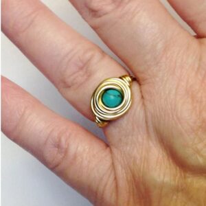 18 Kt Hallmark   Yellow Gold Wire Wrapped Turquoise Stone Women'S Ring