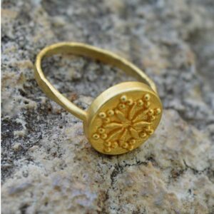 18 Kt Hallmark  Solid Yellow Gold Textured Flower Finger Ring Size 5-9