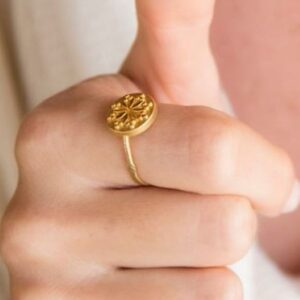 18 Kt Hallmark  Solid Yellow Gold Textured Flower Finger Ring Size 5-9