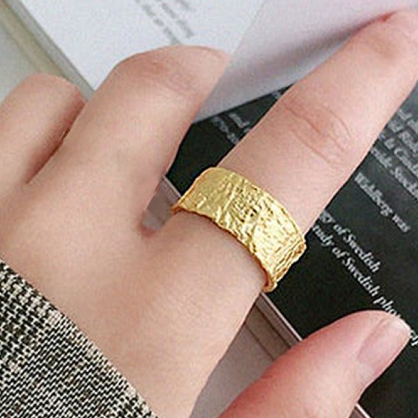 18 Kt Hallmark Yellow Gold Foil Textured Open Band Ring Size 6-9 - Image 3
