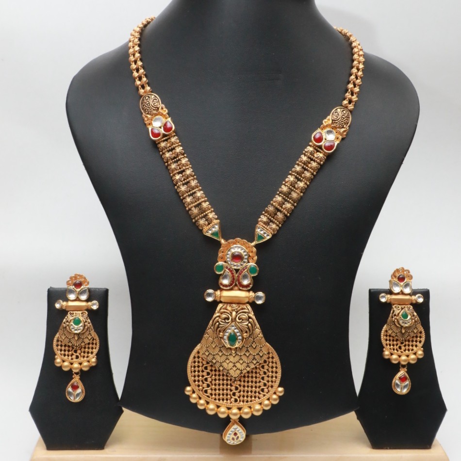 Antique set 916 AS008