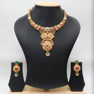 916 Antique necklace set