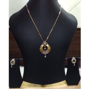 916 Gold Designer Round Shape Pendant Set