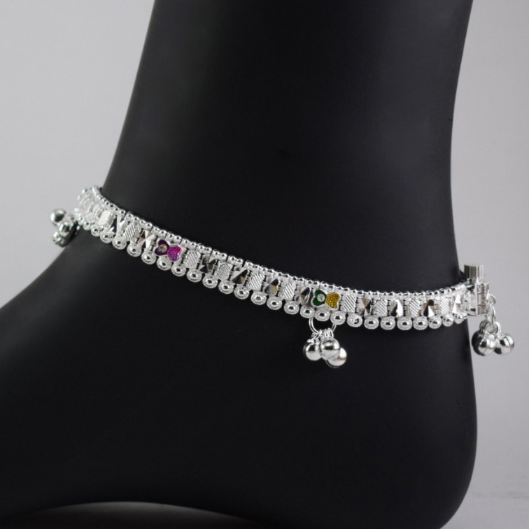 Exquisite handmade kothu die silver anklets