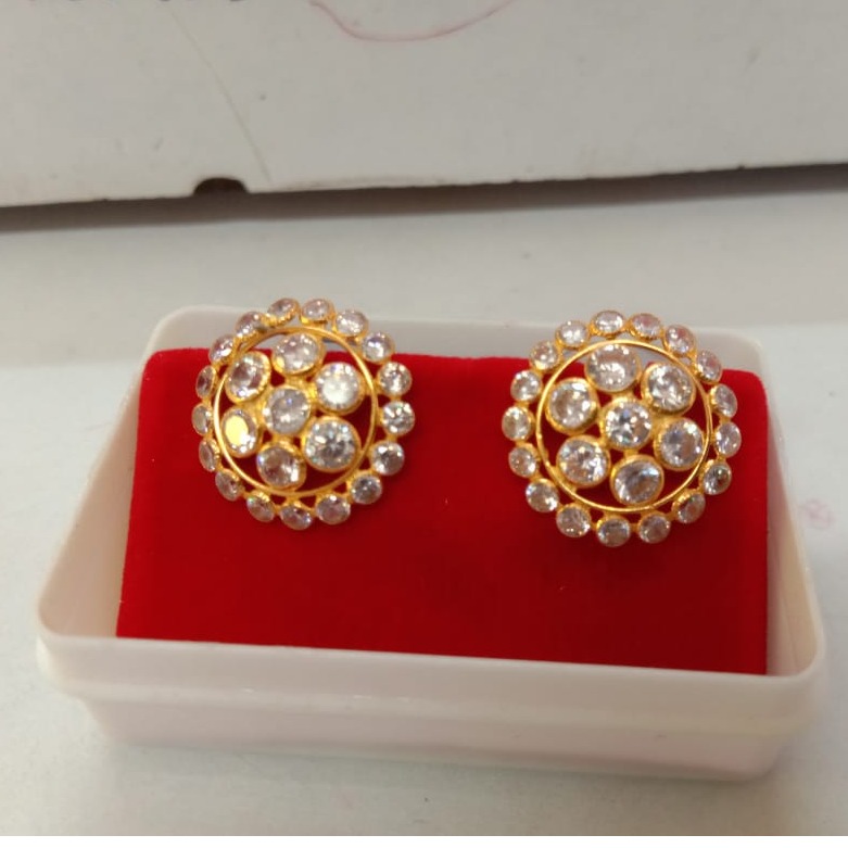 916 Gold Flower Design Diamond Earring