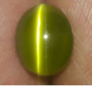 4.07ct oval green cats-eye-lahsuniya