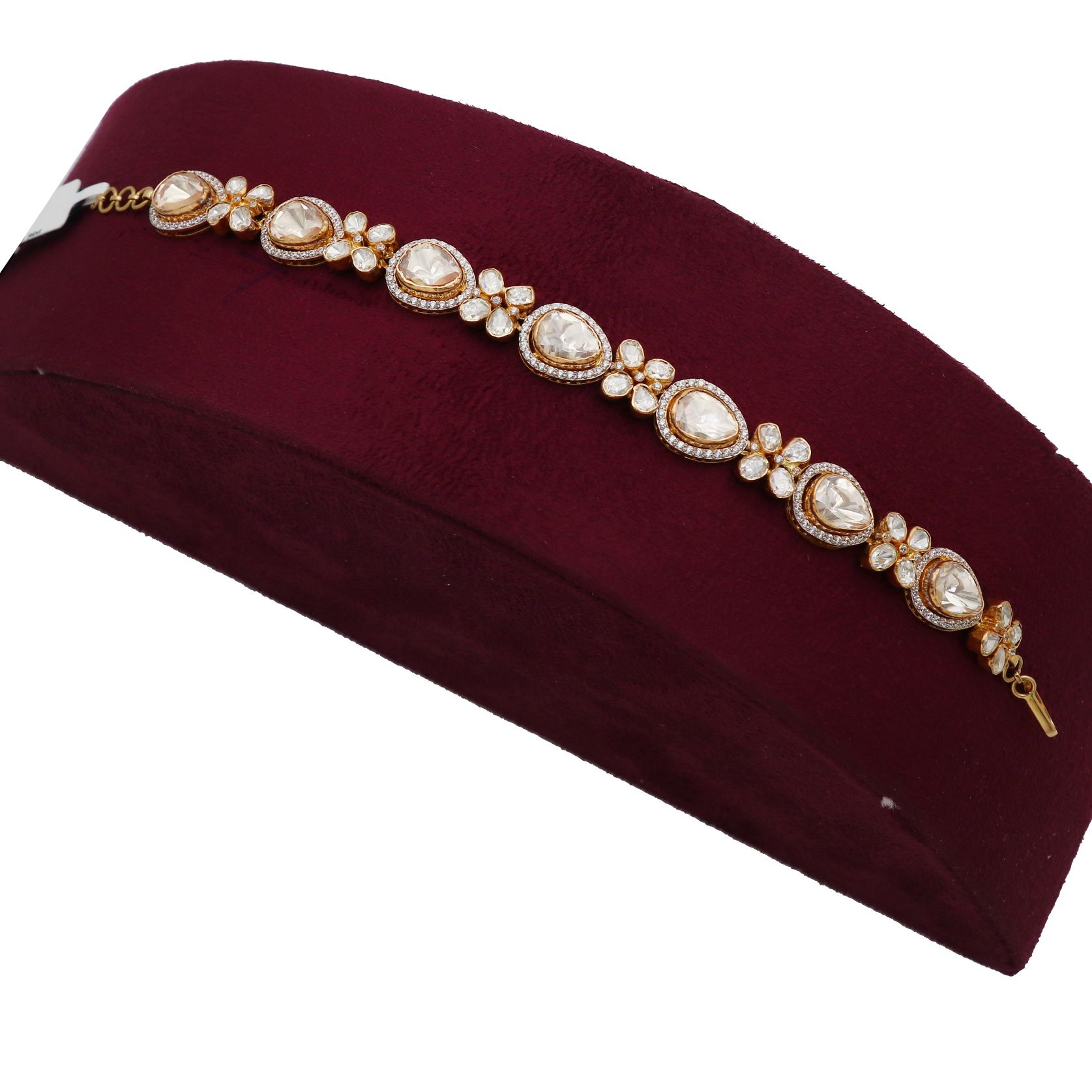 916 Gold Stylish Bracelet