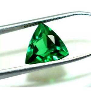 5.45ct trillion Natural tsavorite