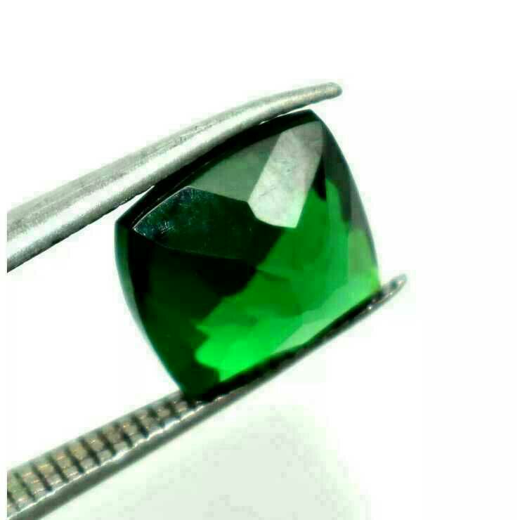 7.50ct radiant green tsavorite