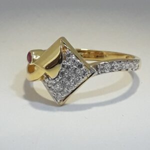 916 Gold fancy Ladies Ring