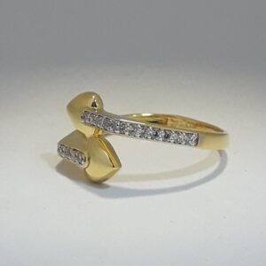 916 cz fancy ring