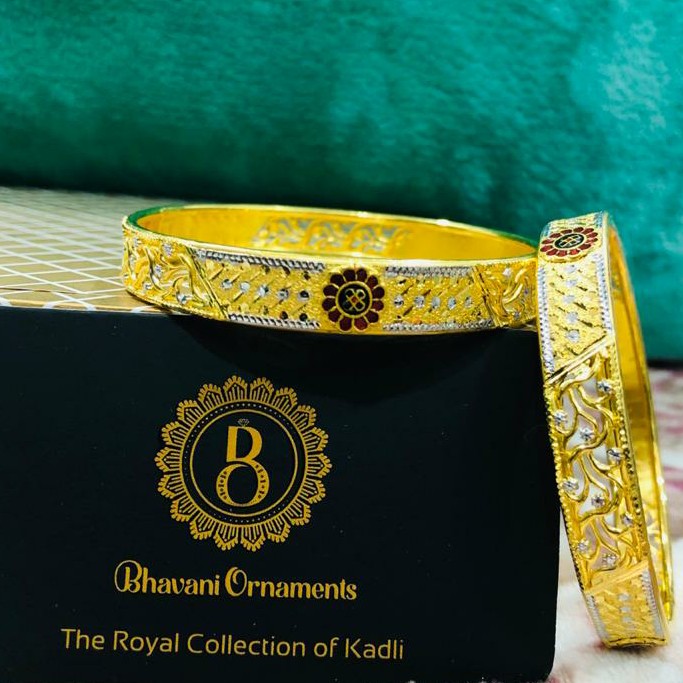 22KT/916 GOLD  KADLI BANGLE