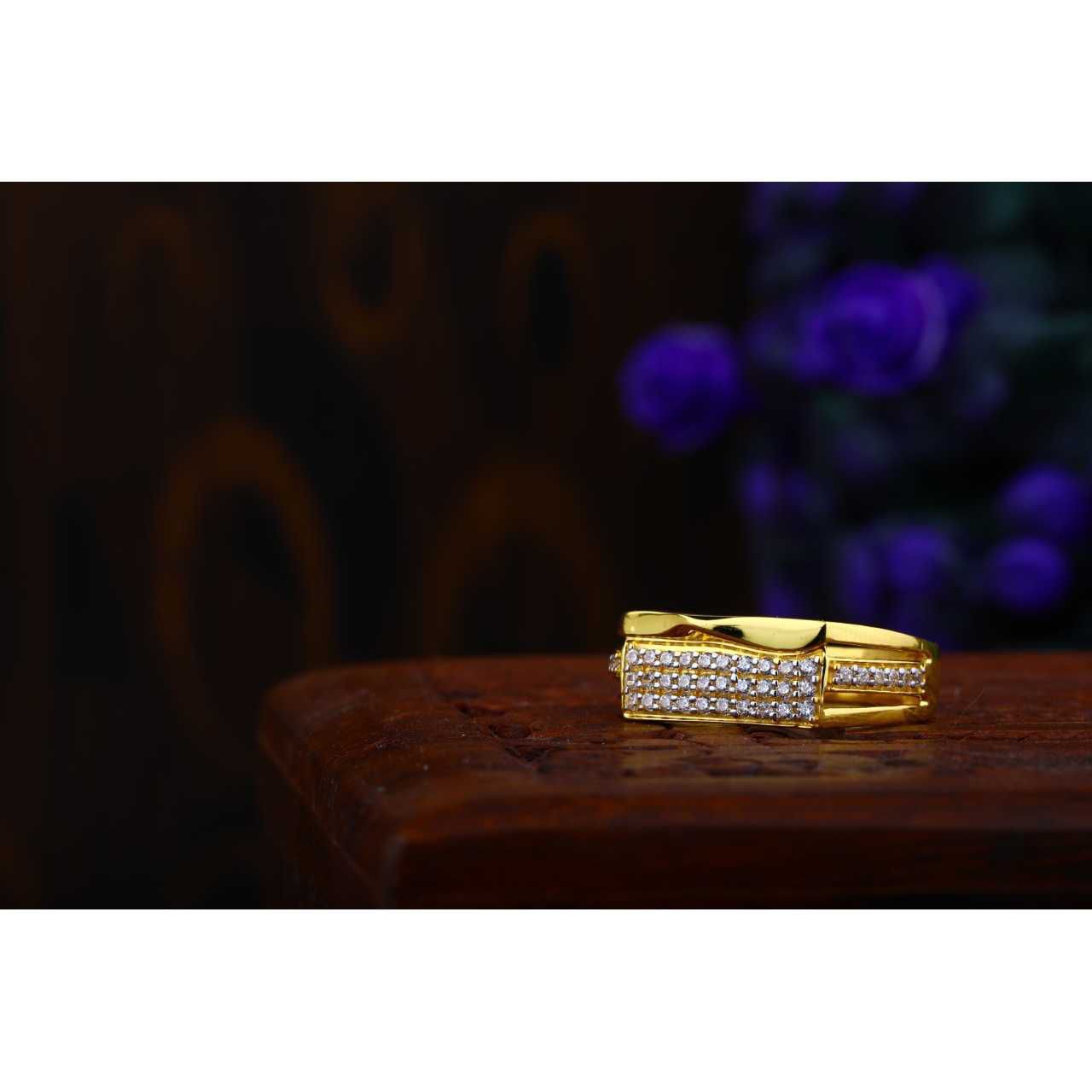 22ct Solitaire. Gents Ring