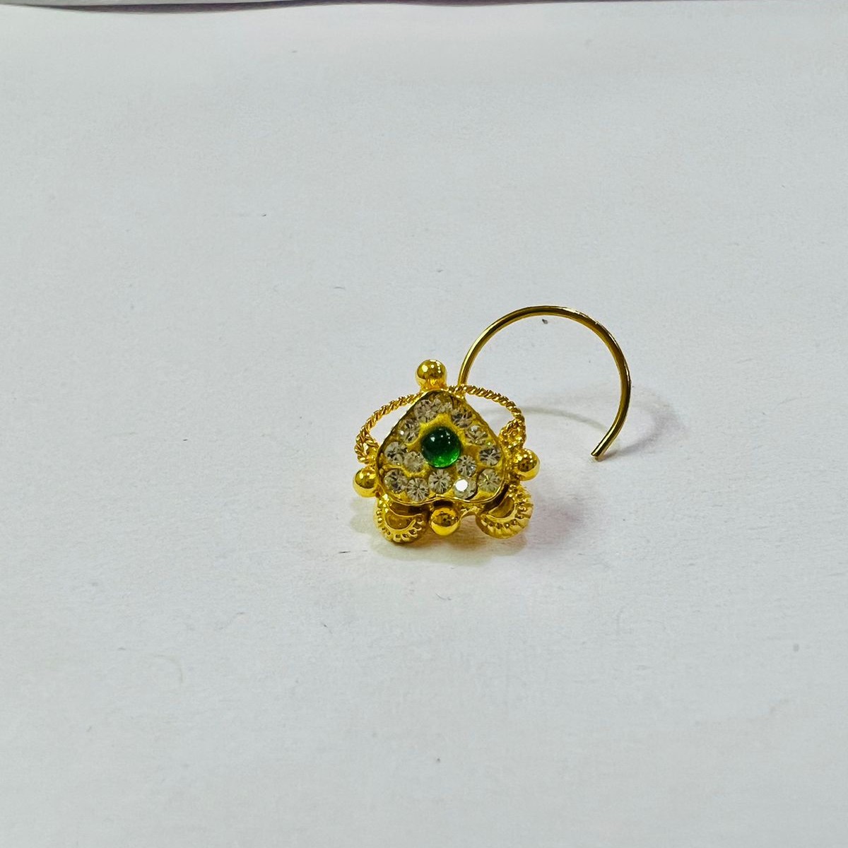 916 Gold Green Stone Heart Shape Nosepin