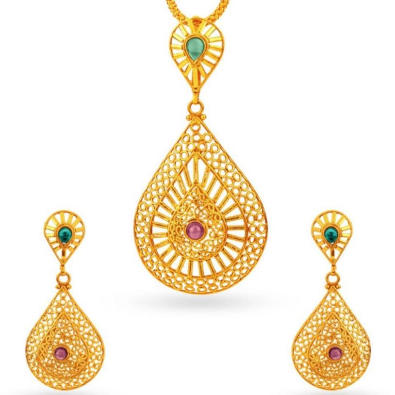 916 gold plane pendant set
