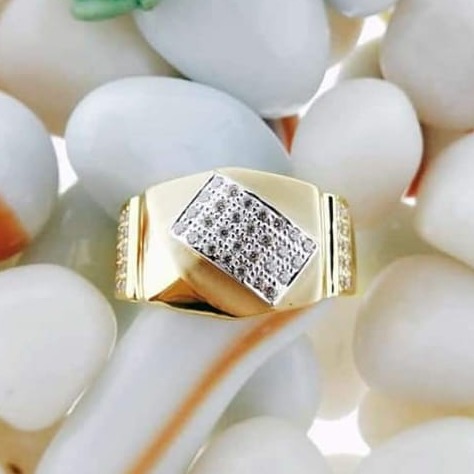 916 Gold Cz Gents Ring