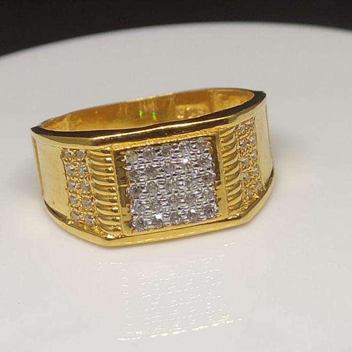 916 Gold Cz Gents Ring