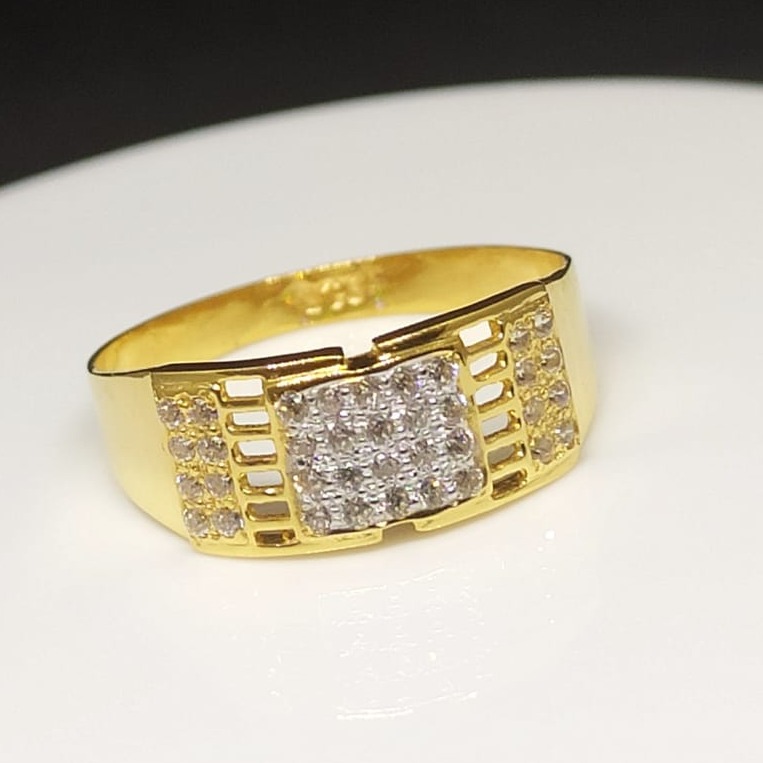916 Gold Cz Gents Ring