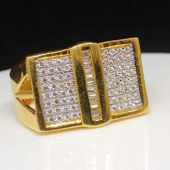916 Gold Cz Gents Ring