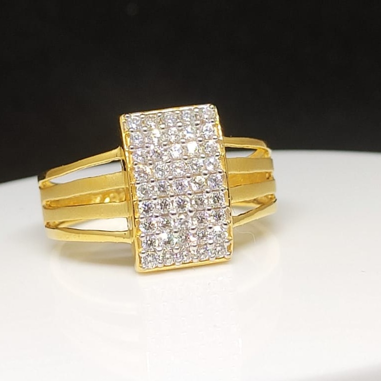 916 Gold Cz Gents Ring