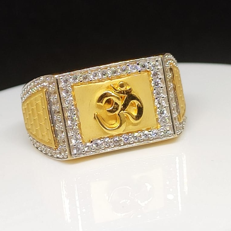 916 Gold Cz Gents Ring