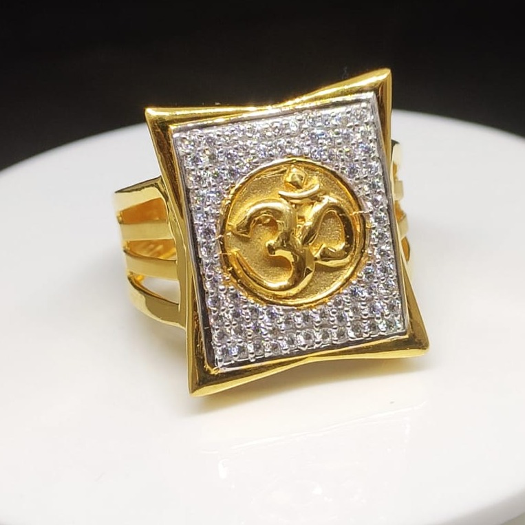 916 Gold Cz Gents Ring