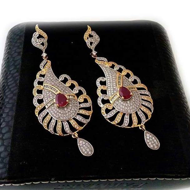 22 Kt 916 Gold  Cz Earrings For Ladies