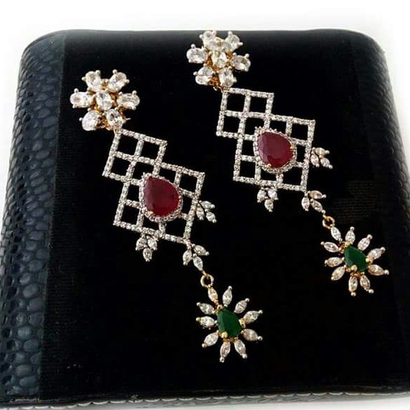 22 Kt 916 Gold  Cz Earrings For Ladies