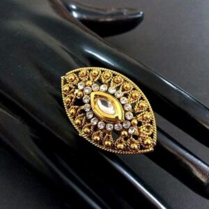 22 Kt 916 Gold Antique Ring For Ladies