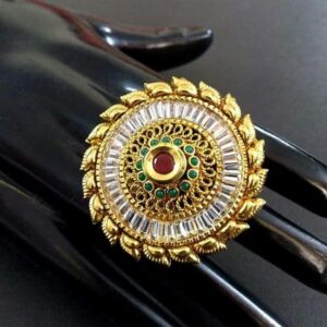22 Kt 916 Gold Antique Ring For Ladies