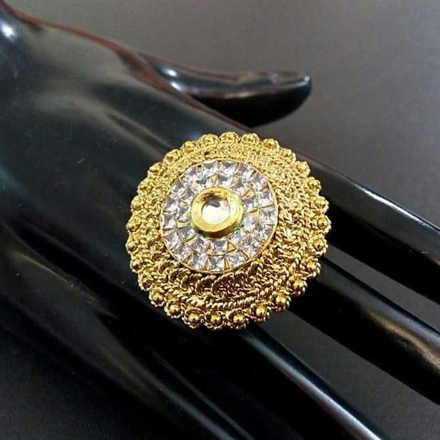 22 Kt 916 Gold Antique Ring For Ladies