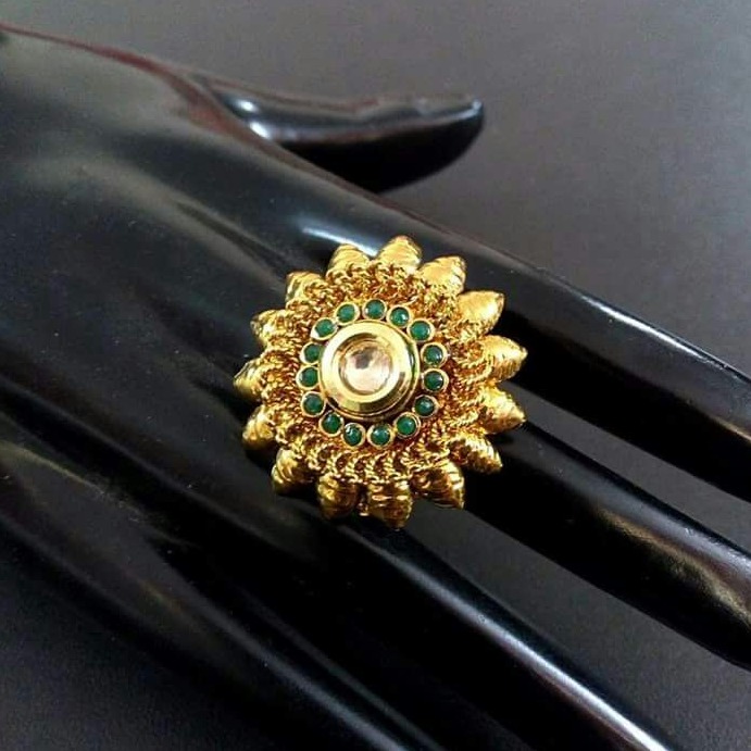 22 kt 916 gold antiq ring ladies