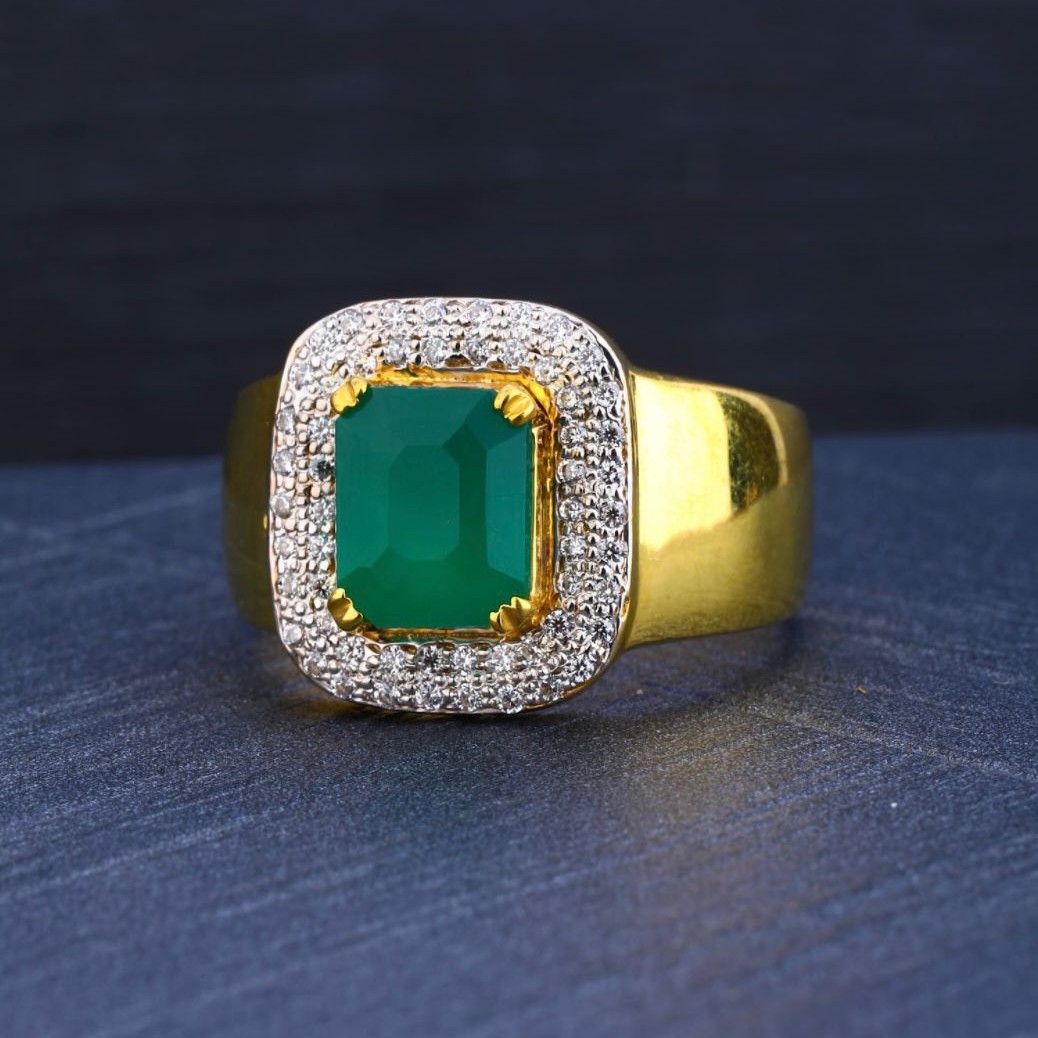 916 Gold Emerald Stone Gents Ring