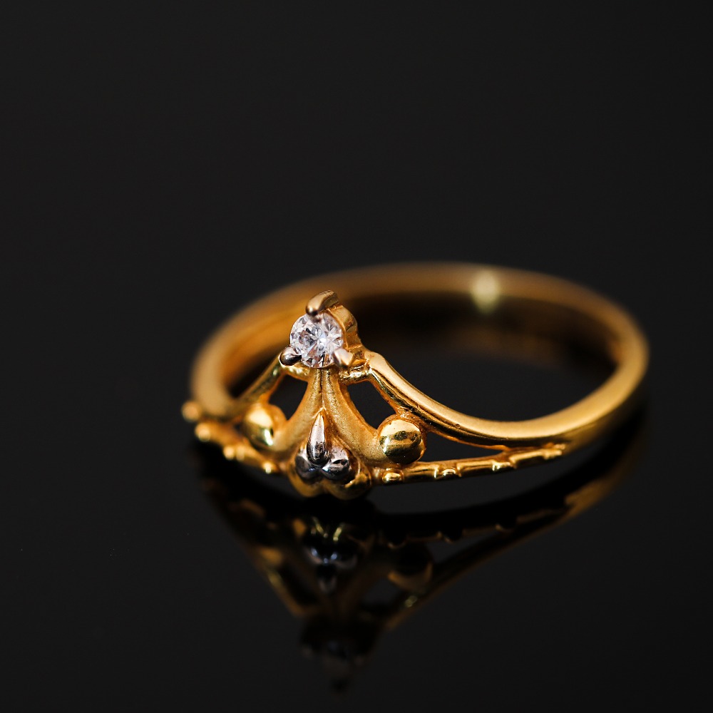 22K LADIES CZ MODERN RING