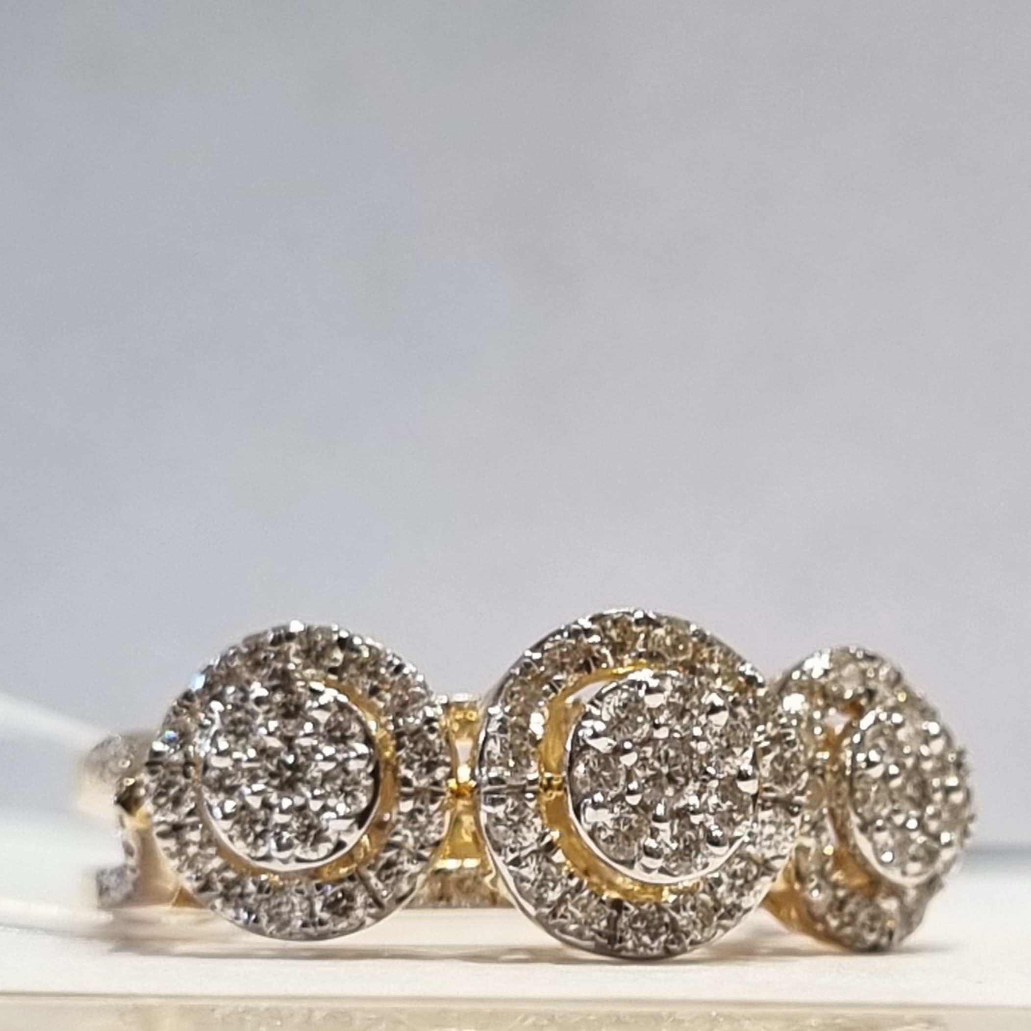 triple solitaire with pressure ring