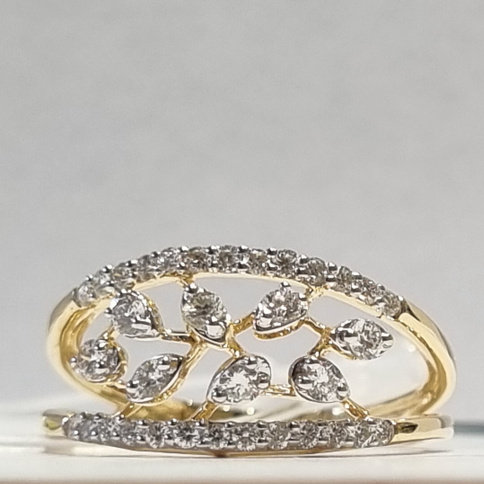 scattered leaf ring