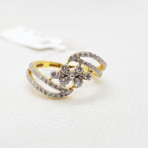 18kt flower band ring