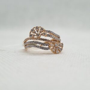 Flowers on band ring